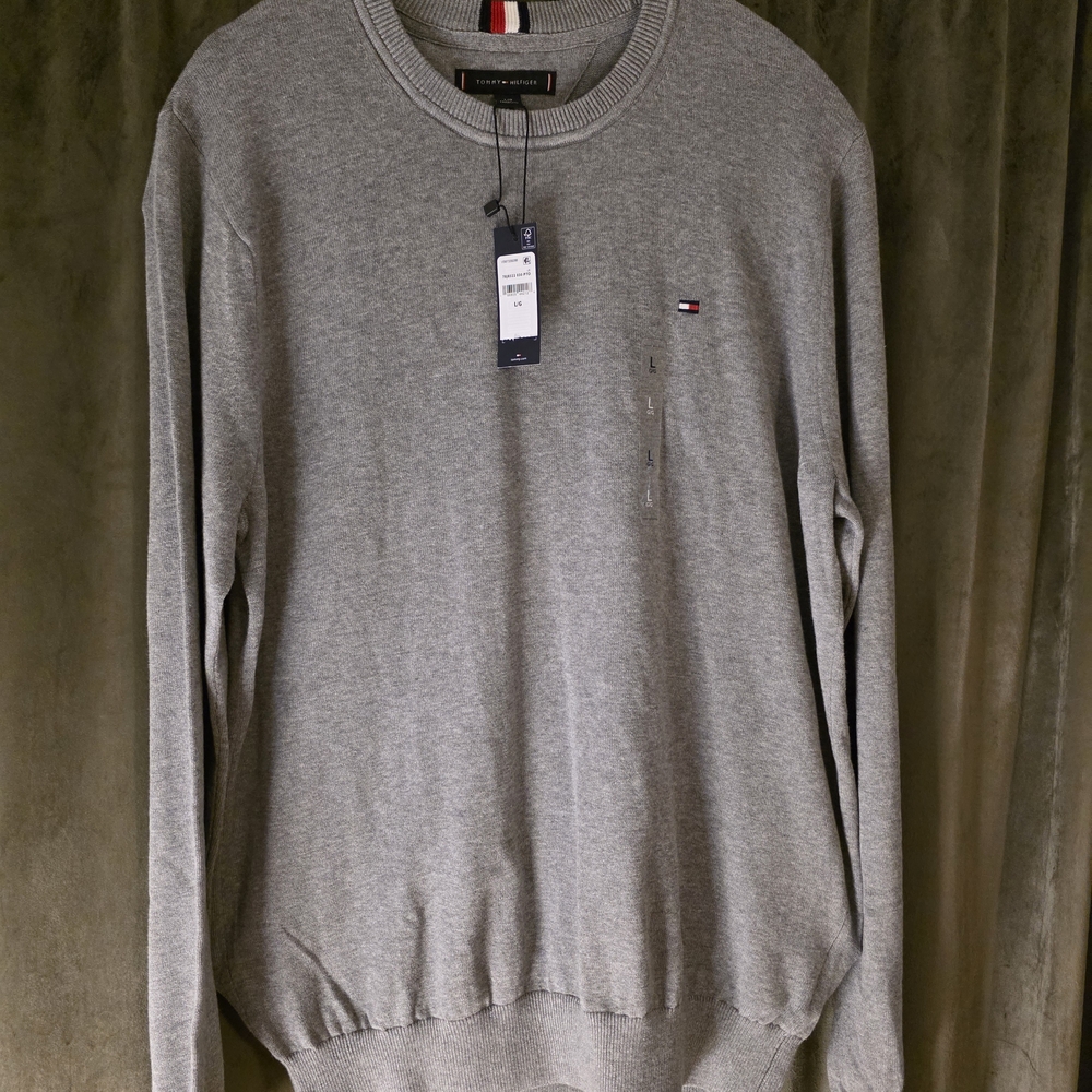 Tommy Hilfiger Men's Gray Crewneck Sweater
